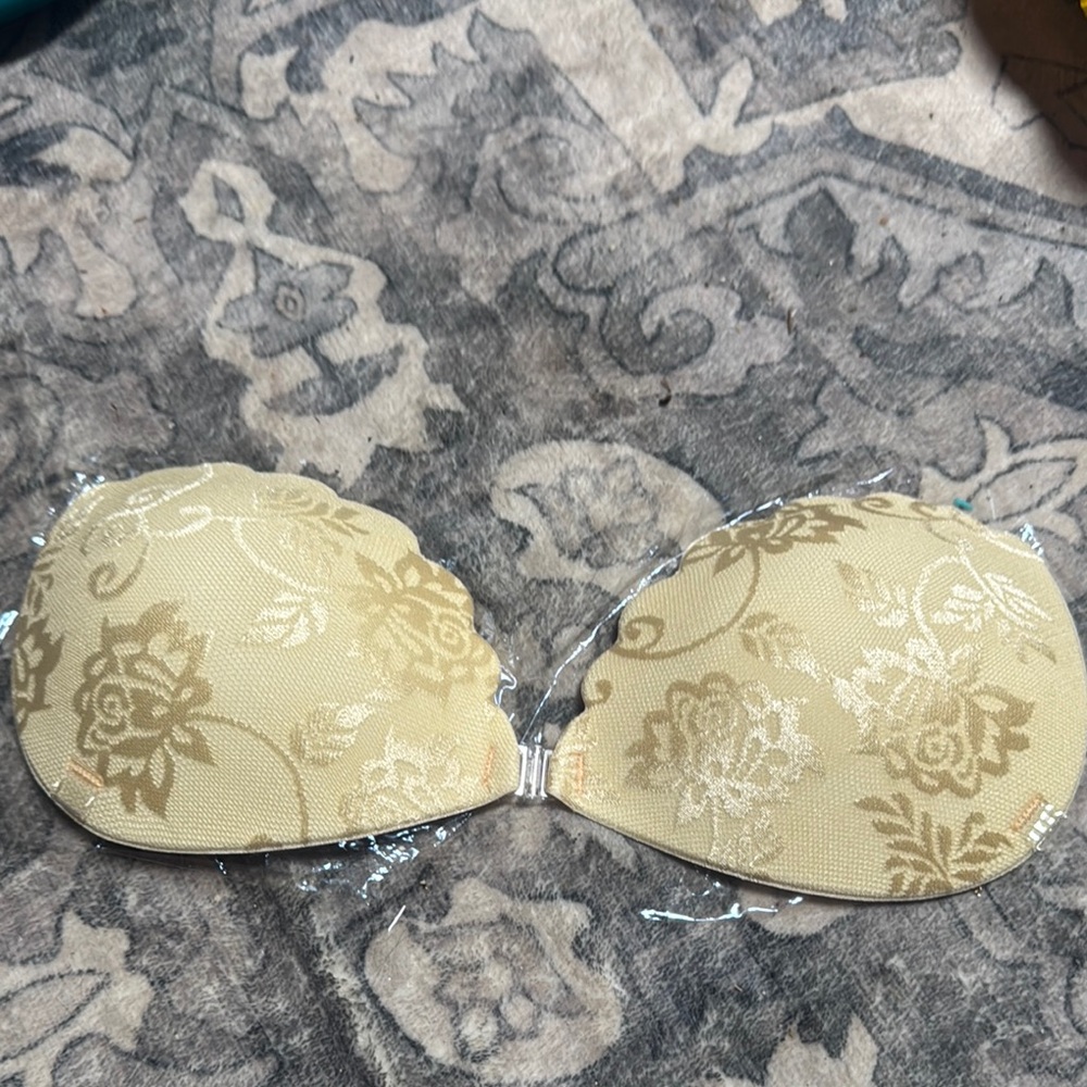 Floral Adhesive Strapless Bra - Cream